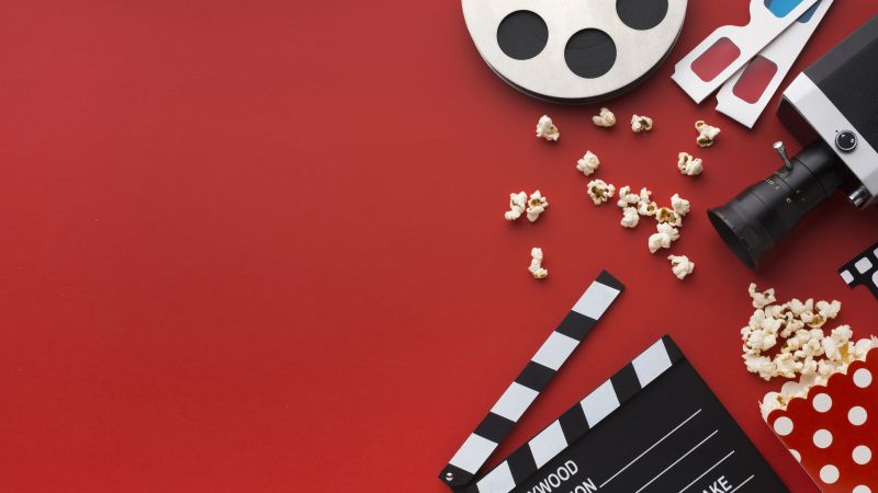Assortiment D Elements De Cinema Sur Fond Rouge Avec Espace De Copie